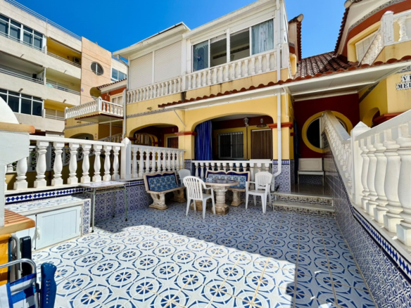 Town House in Torrevieja – YC590804