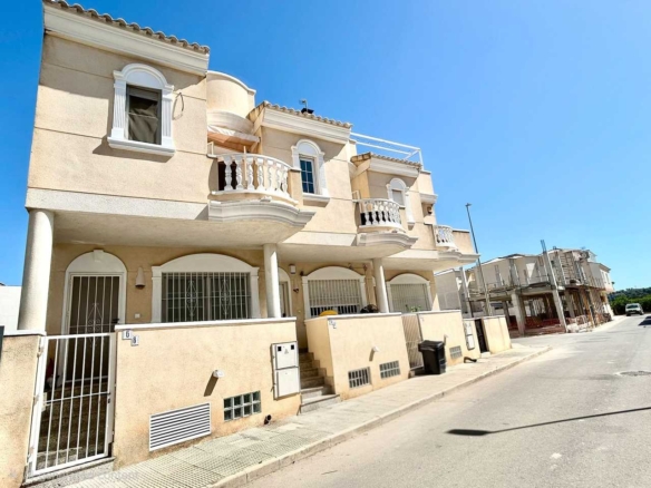 Town House in Formentera del Segura – YC510739