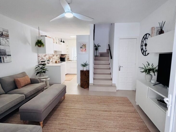 Town House in Villamartin – YC500961
