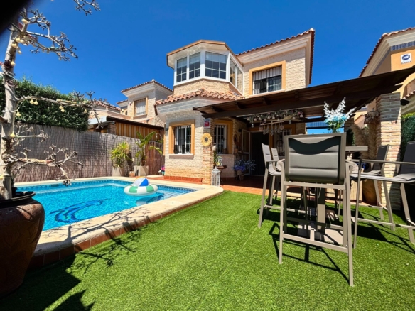 Villa in El Raso – YC590661