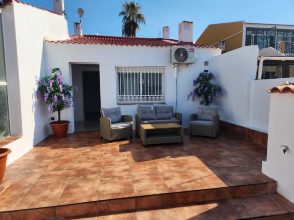 Bungalow in Torrevieja – YC612024