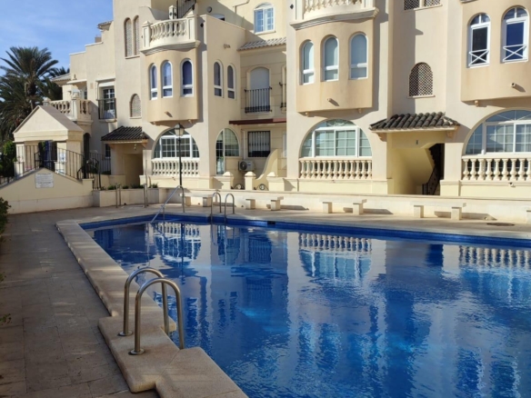 Apartment in Torrevieja – YC612775