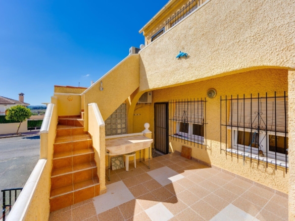 Town House in San Fulgencio – YC613109