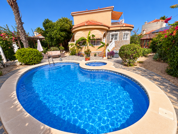 Villa in Ciudad Quesada – YC613769