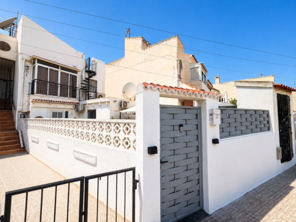 Apartment in Torrevieja – YC614043