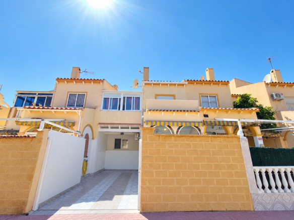 Town House in Playa Flamenca – YC503038