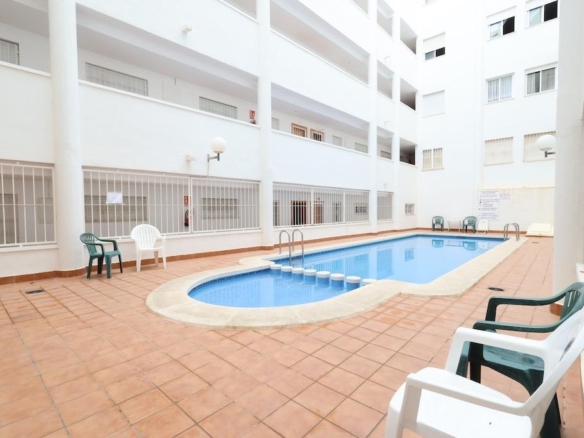Apartment in Torrevieja – YC498162