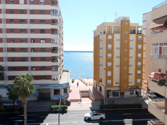 Apartment in Playa Del Acequion – YC628333
