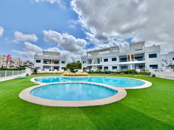 Penthouse in Torrevieja – YC650751