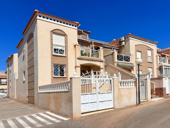 Bungalow in Torrevieja – YC680468