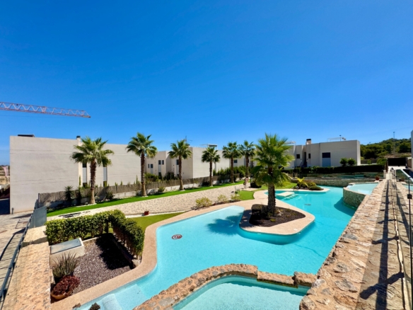 Apartment in San Miguel de Salinas – YC690694