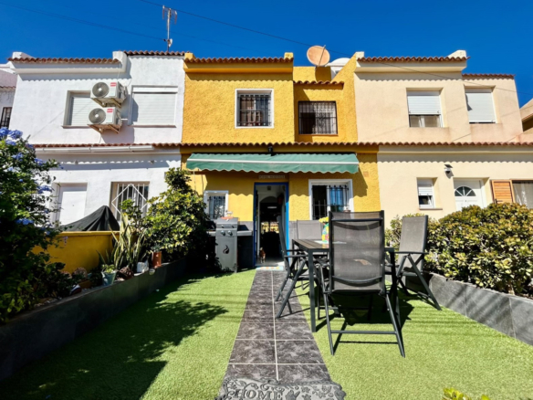 Town House in Torrevieja – YC690854