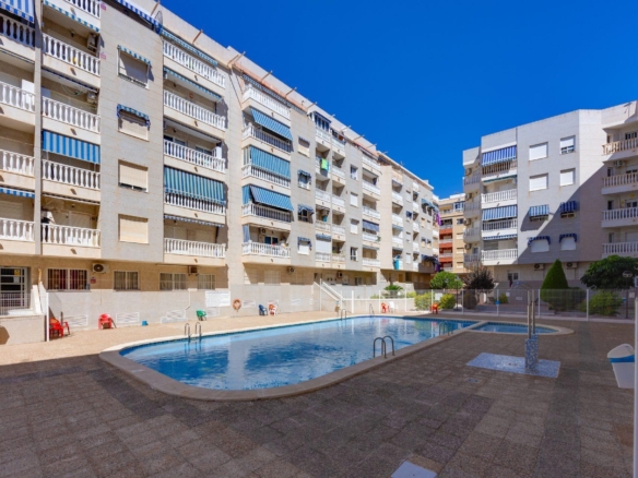 Apartment in Torrevieja – YC691512