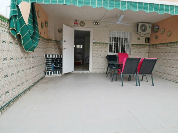 Town House in Torrevieja – YC737139