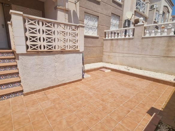Bungalow in Torrevieja – YC748282