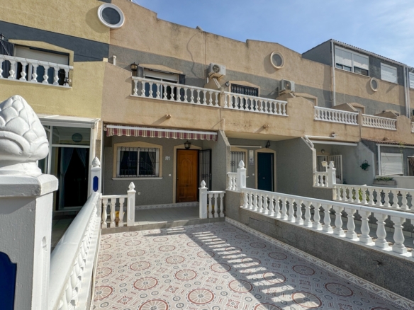 Town House in Orihuela Costa – YC749382
