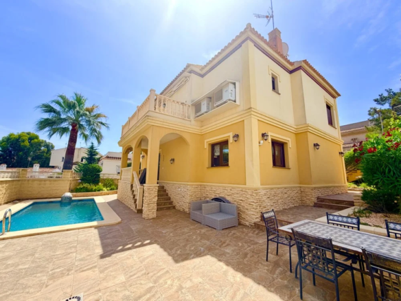 Villa in Orihuela Costa – YC749937