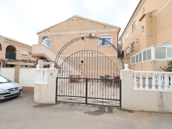 Bungalow in Orihuela Costa – YC750392