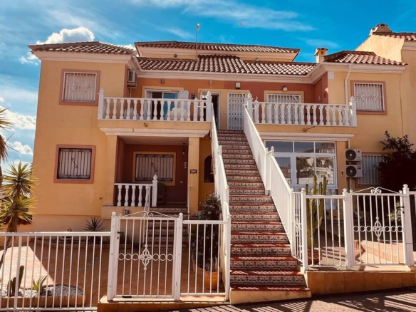 Apartment in Villamartin – YC753090