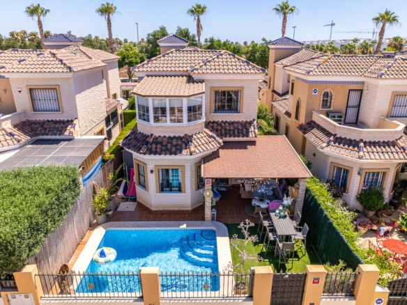 Villa in Guardamar del Segura – YC753268