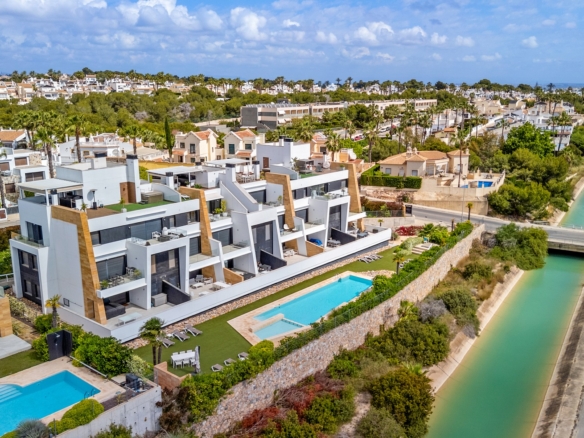 Apartment in Villamartin – YC753409