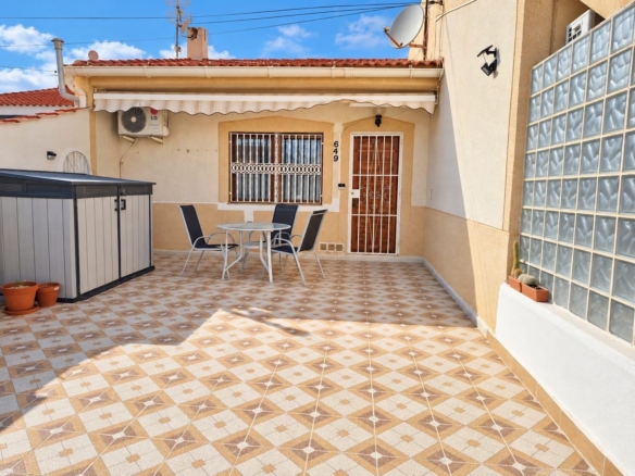 Bungalow in Torrevieja – YC753472