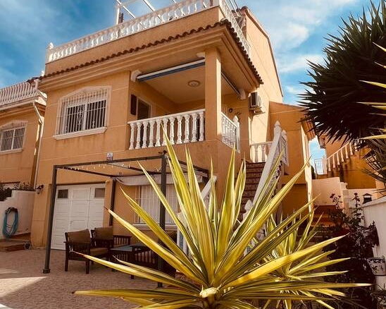 Villa in Villamartin – YC754165