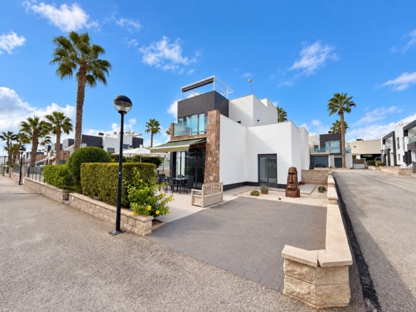 Duplex in Orihuela Costa – YC764342