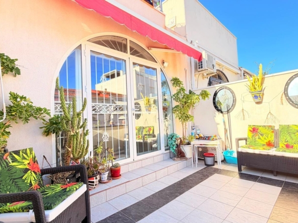 Duplex in Torrevieja – YC764486