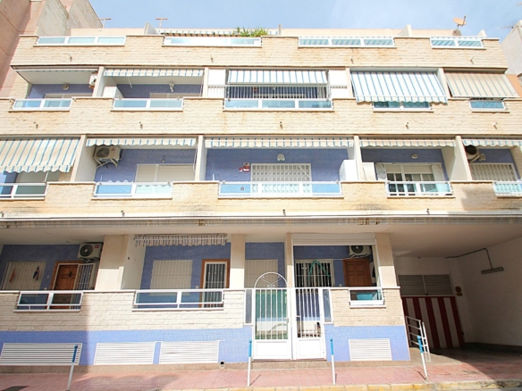 Apartment in Torrevieja – YC753446