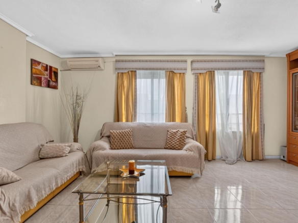 Apartment in Torrevieja – YC766287