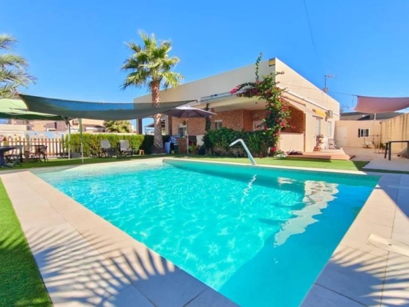 Villa in Torrevieja – YC766312