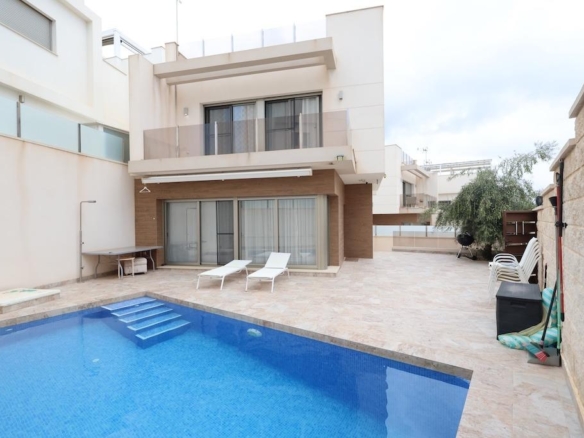 Villa in Orihuela Costa – YC766611