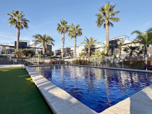 Town House in Villamartin – YC767178