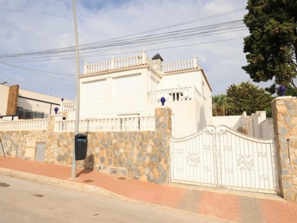 Villa in Torrevieja – YC767326