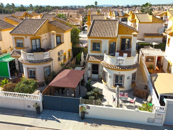 Villa in Guardamar del Segura – YC767645