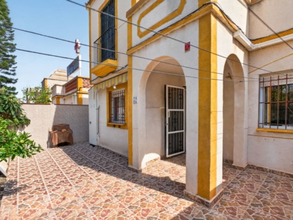 Town House in Torrevieja – YC768516
