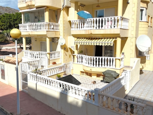 Town House in Guardamar del Segura – YC768780