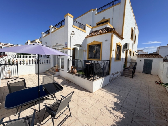 Town House in Orihuela – YC778052