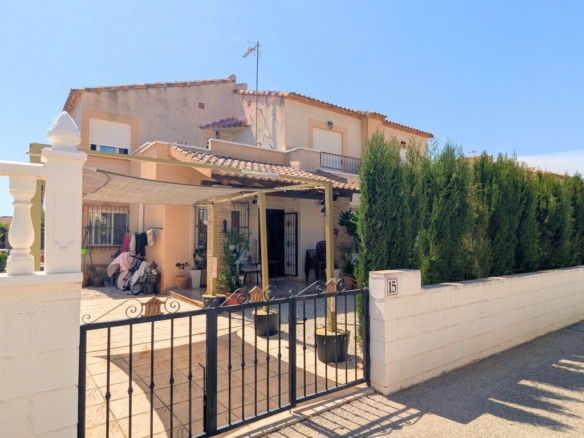 Quad House in Lo Crispin – YC778191