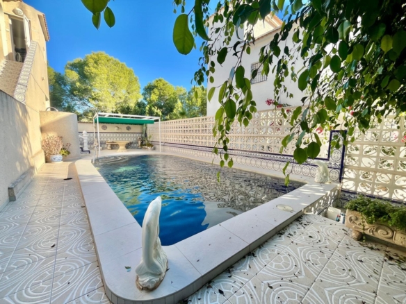 Villa in San Miguel de Salinas – YC787347