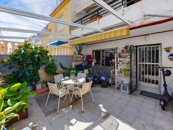 Town House in Torrevieja – YC787462