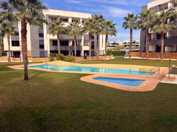 Apartment in Los Altos – YC787728