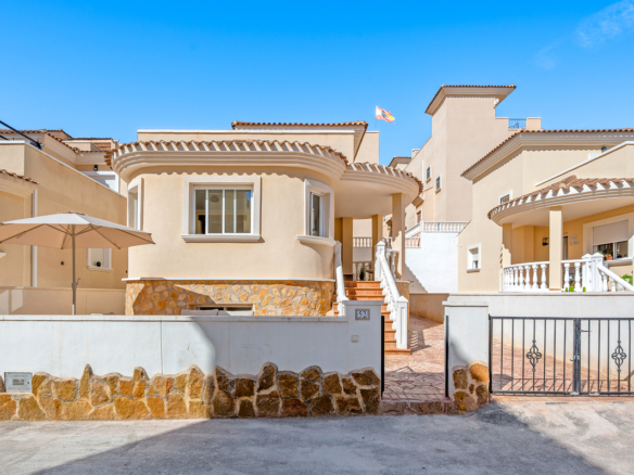 Town House in San Miguel de Salinas – YC787849