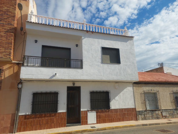 Town House in Pilar de La Horadada – YC797044
