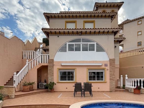 Villa in Orihuela Costa – YC797541