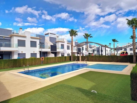 Bungalow in Pilar de La Horadada – YC797581