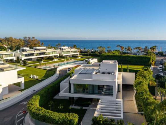 Villa in Golden Mile – YC797596