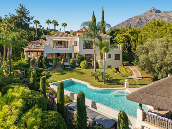 Villa in Golden Mile – YC797604