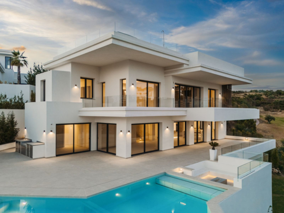 Villa in Estepona – YC797683